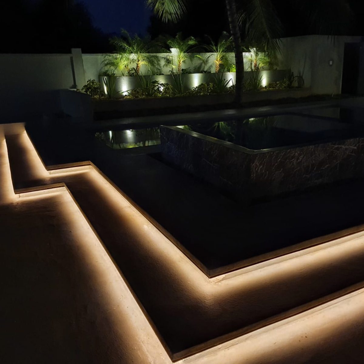 Outdoor Stairts Light - LumiTrack EXT30 IP67
